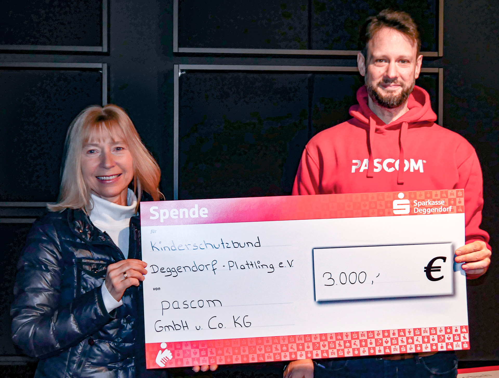 PASCOM donation to the Kinderschutzbund Deggendorf-Plattling
