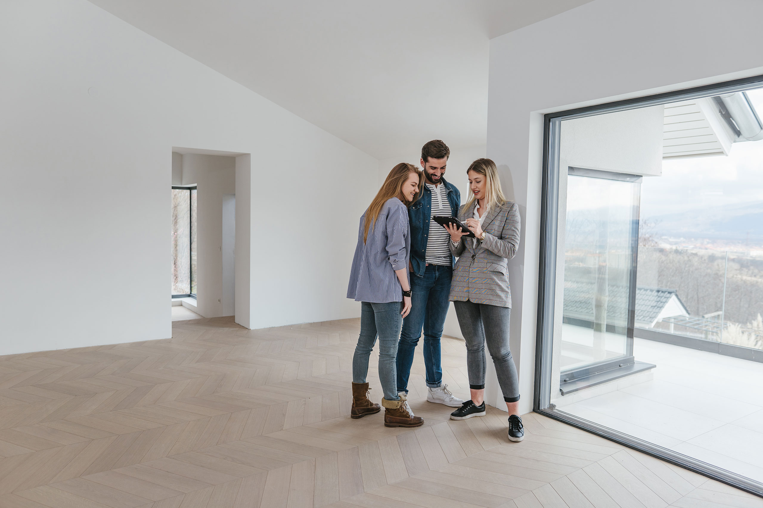 Seamlessly connect estate agents with clients.